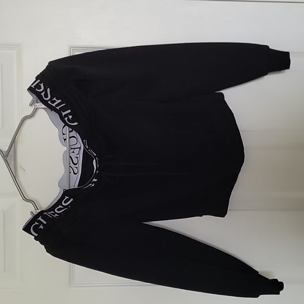 Guess top